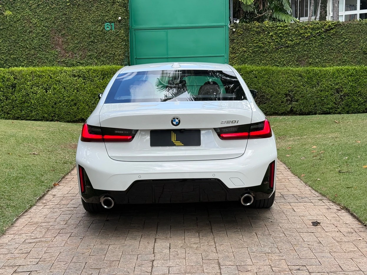 BMW 320i