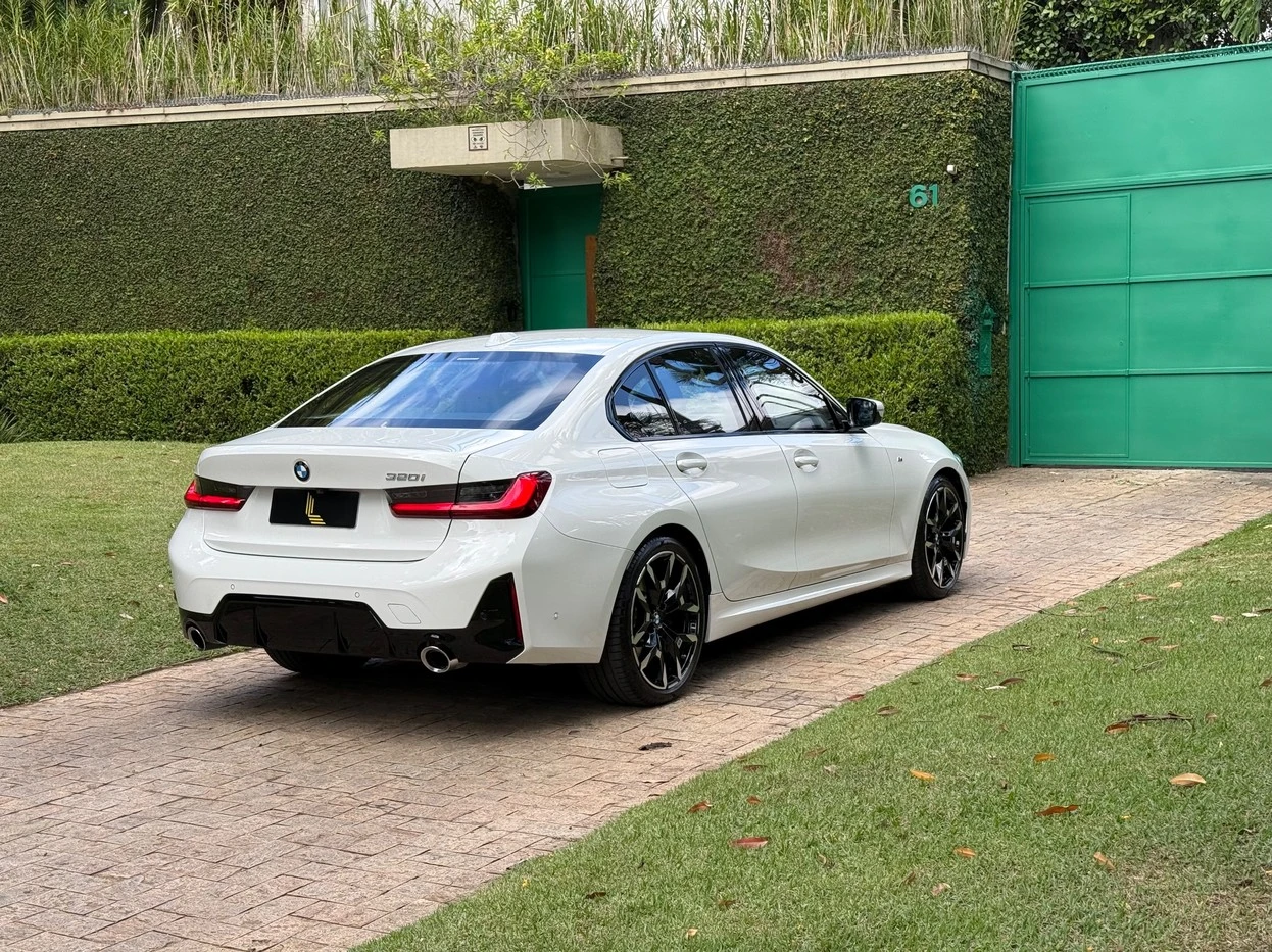BMW 320i