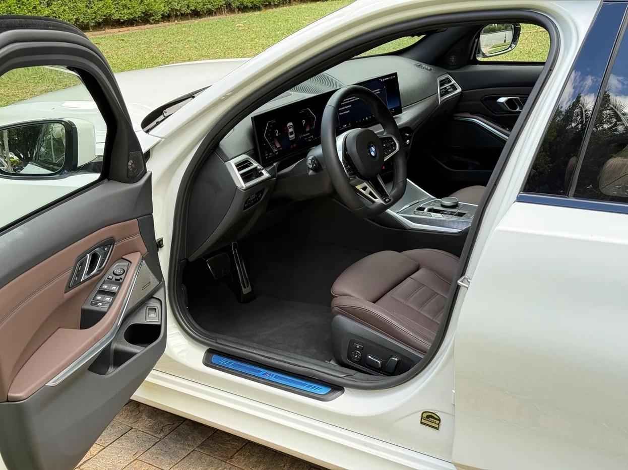 BMW 320i
