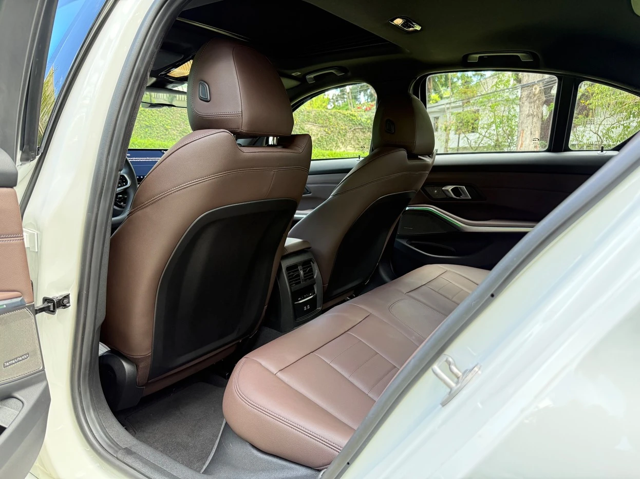 BMW 320i
