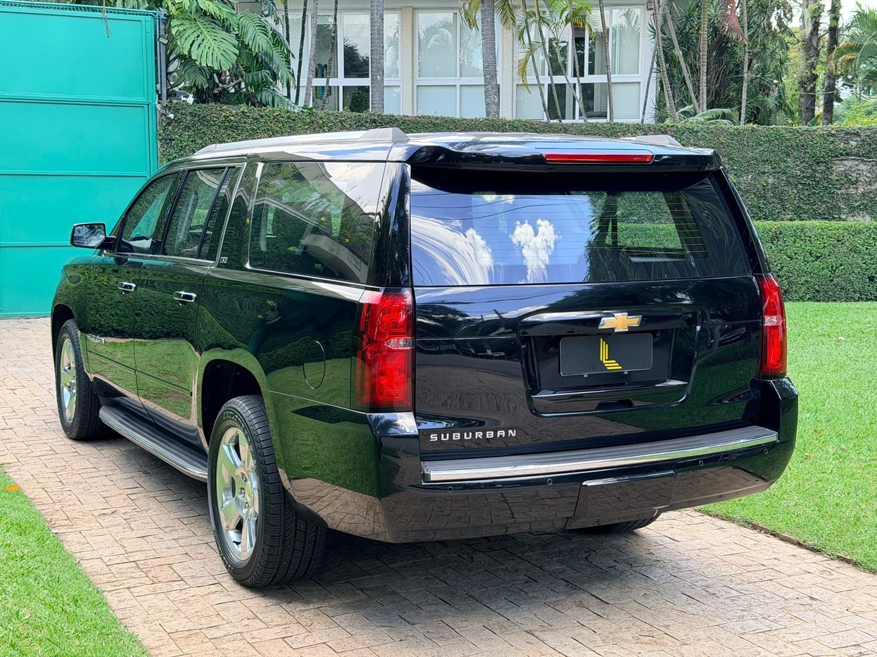 CHEVROLET SUBURBAN
