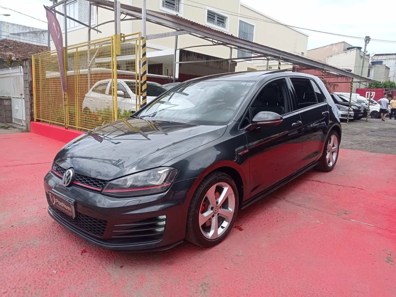 VOLKSWAGEN GOLF