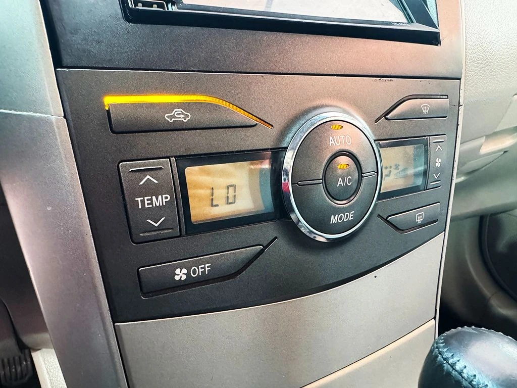 TOYOTA COROLLA