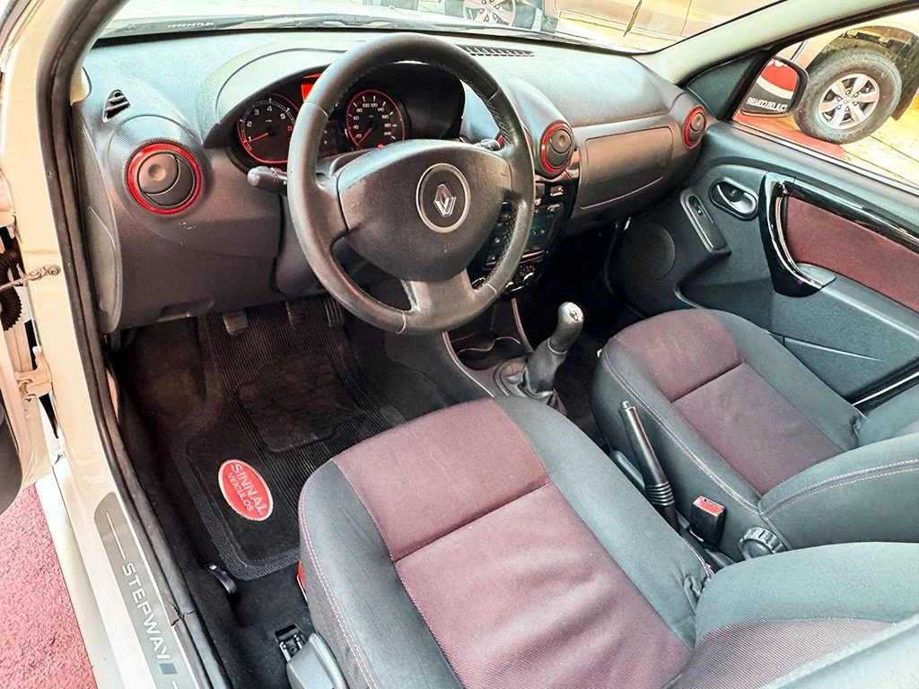 RENAULT SANDERO
