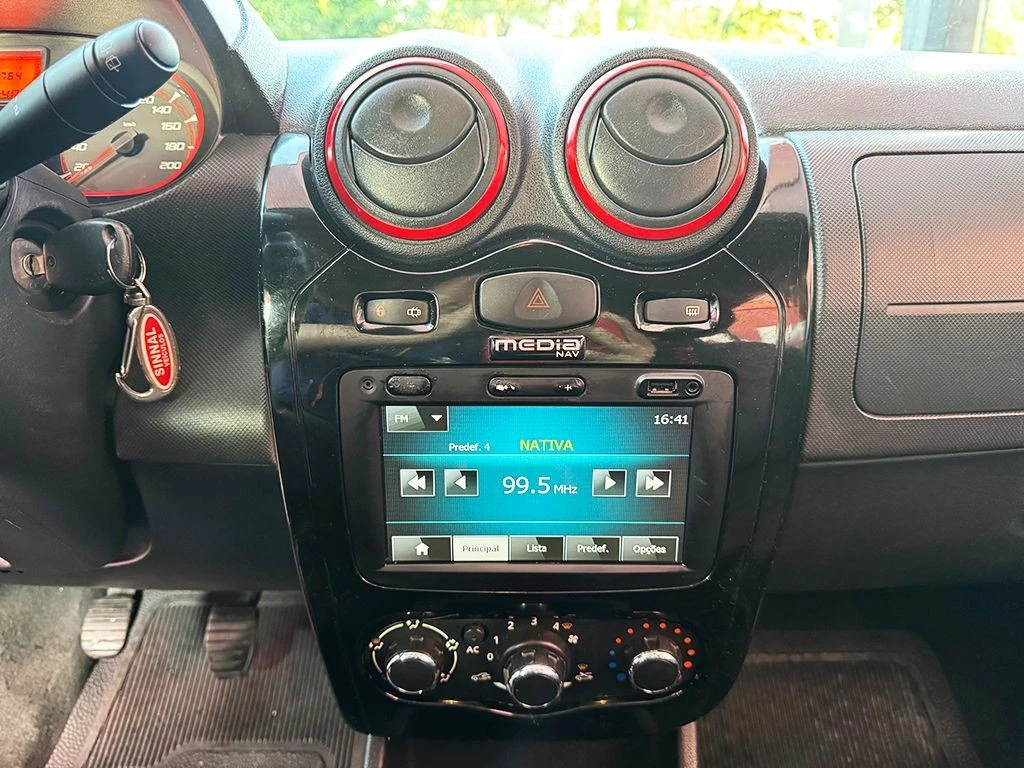 RENAULT SANDERO