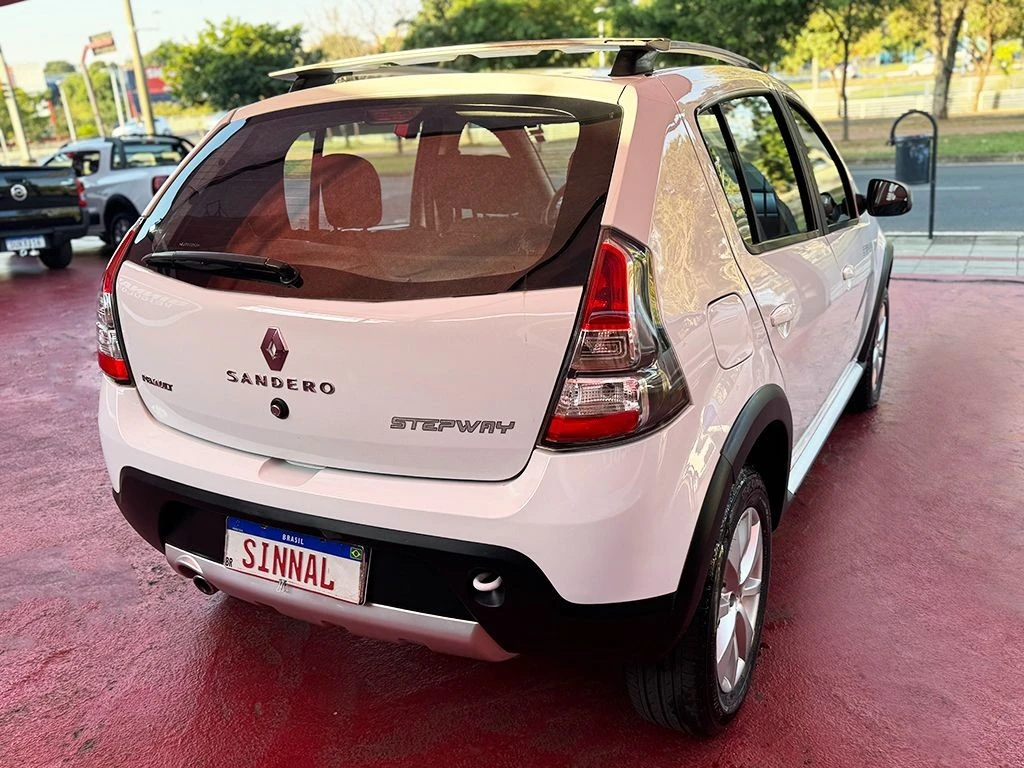RENAULT SANDERO