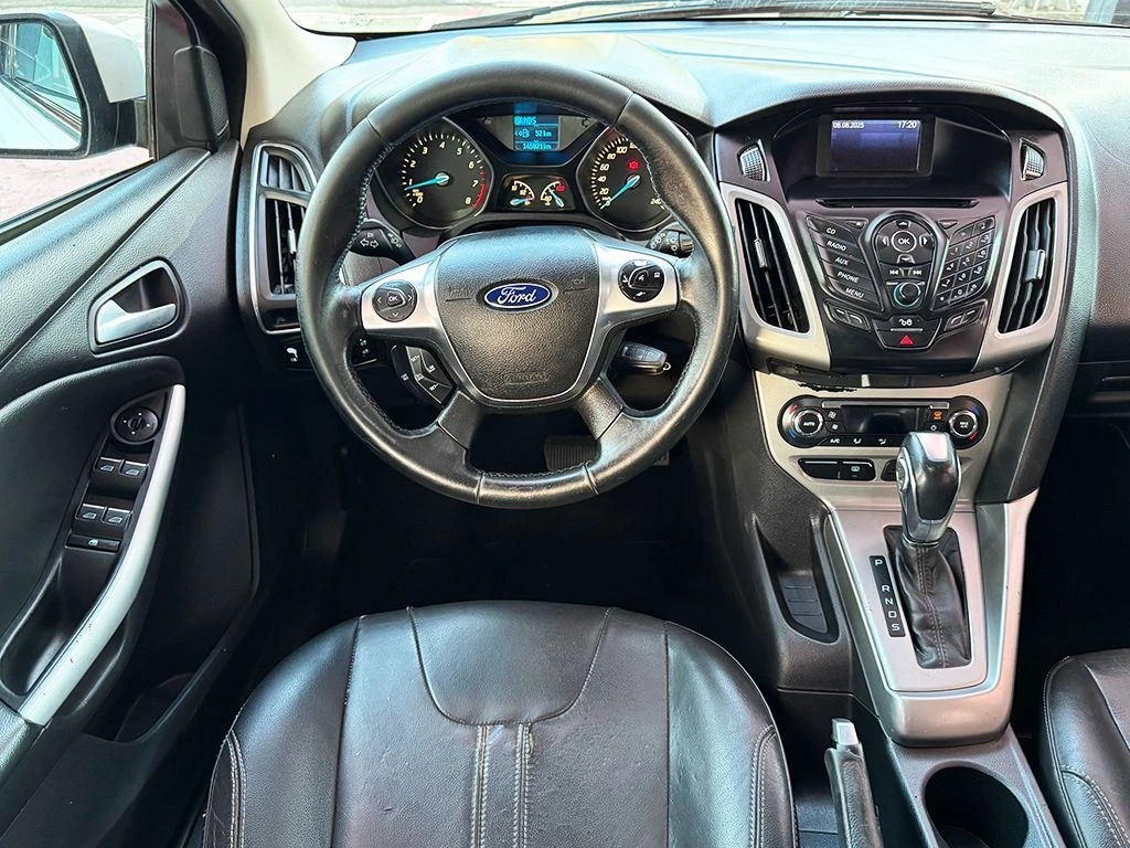 FORD FOCUS