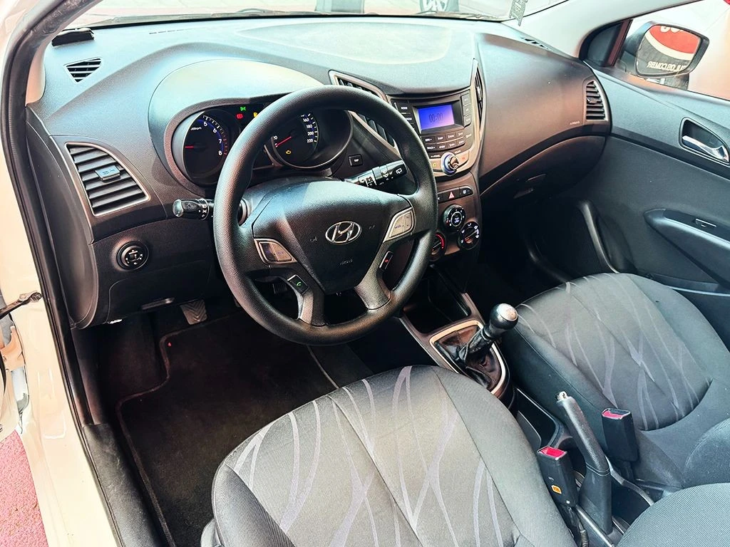 HYUNDAI HB20
