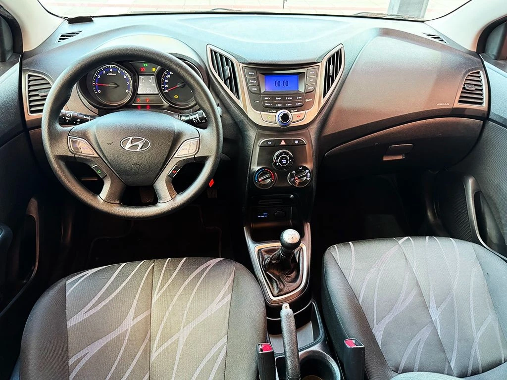 HYUNDAI HB20