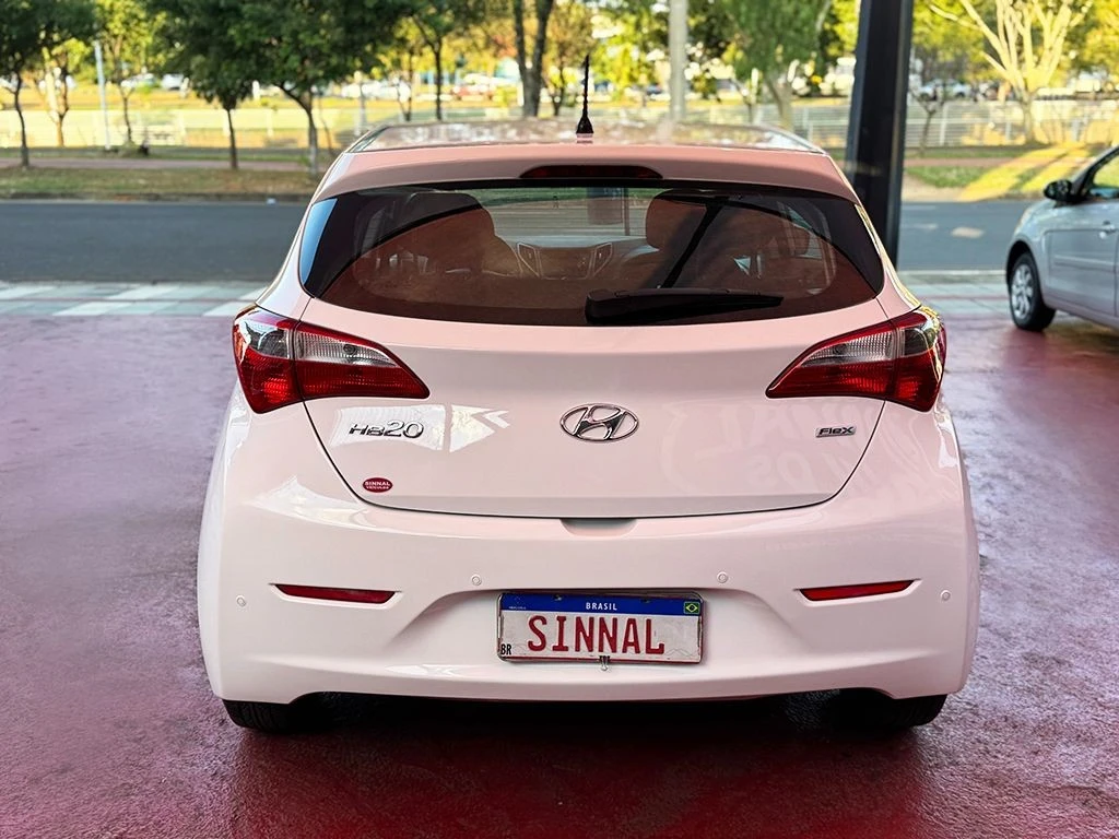 HYUNDAI HB20