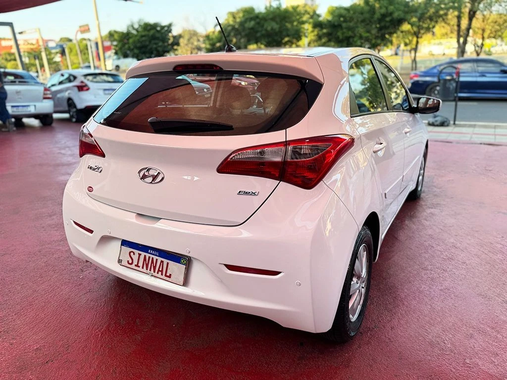 HYUNDAI HB20