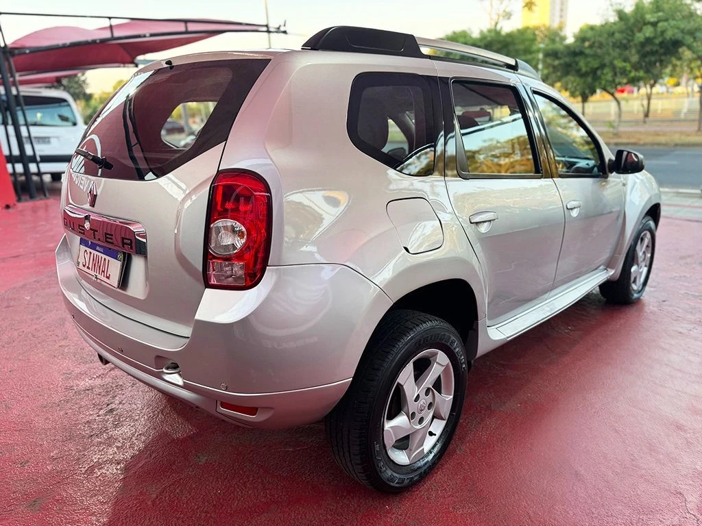 RENAULT DUSTER