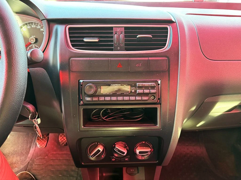 VOLKSWAGEN FOX