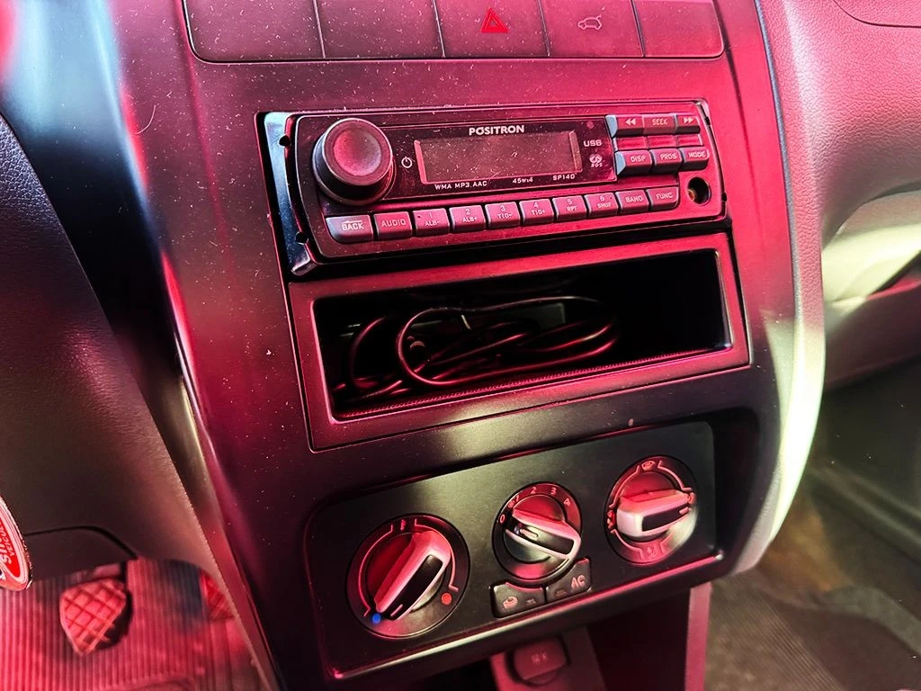 VOLKSWAGEN FOX