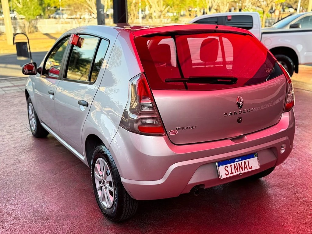 RENAULT SANDERO