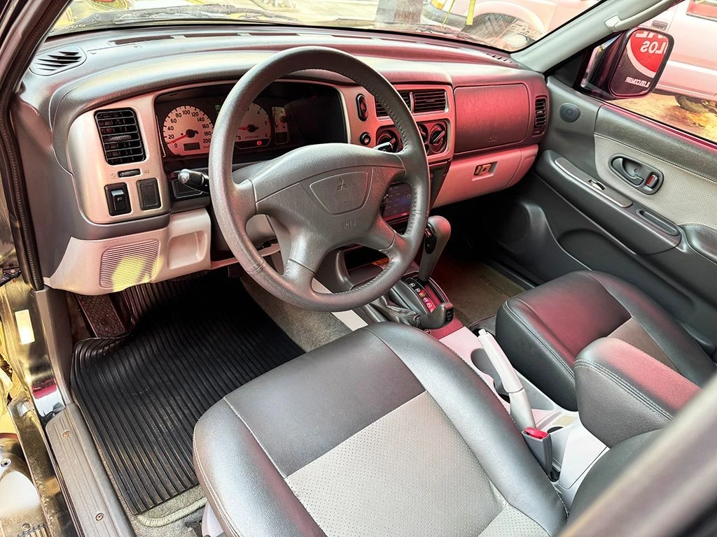 MITSUBISHI PAJERO SPORT