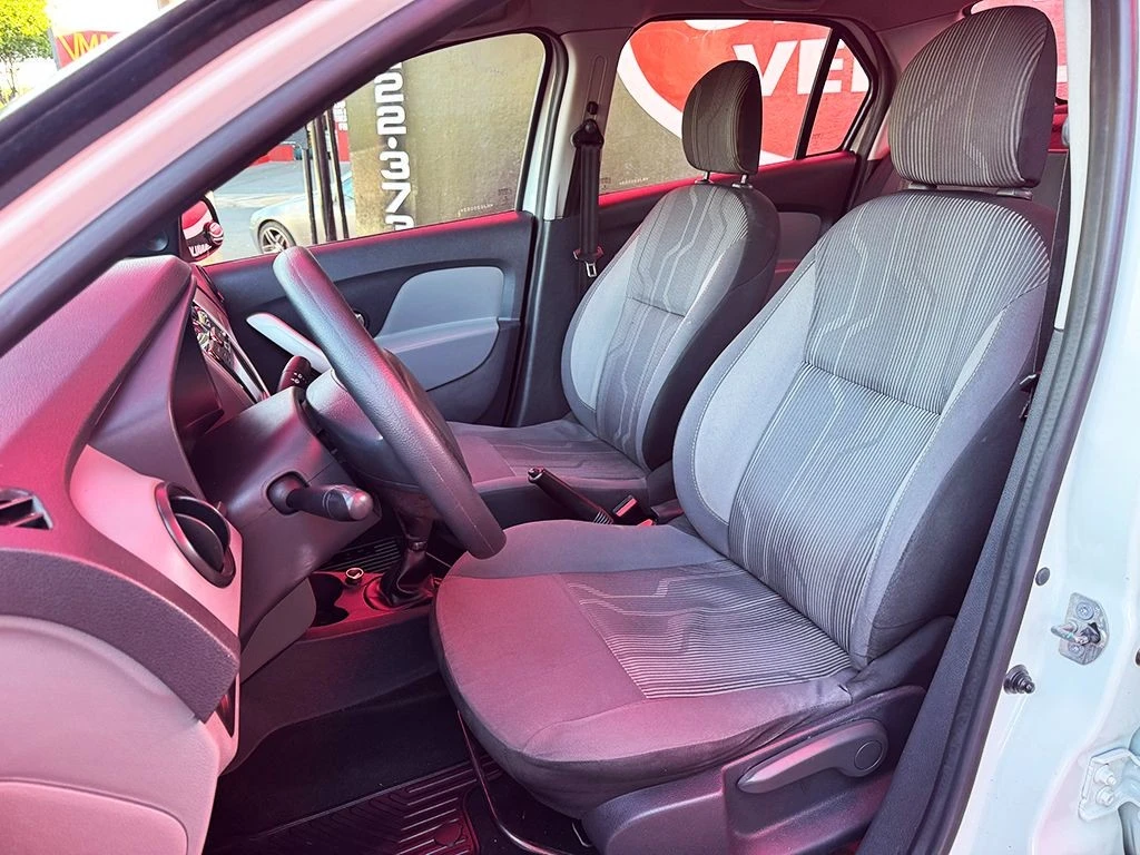 RENAULT LOGAN