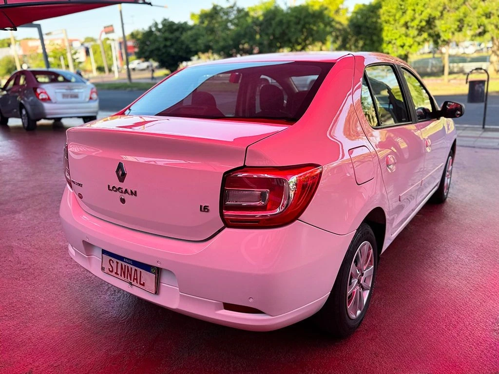 RENAULT LOGAN
