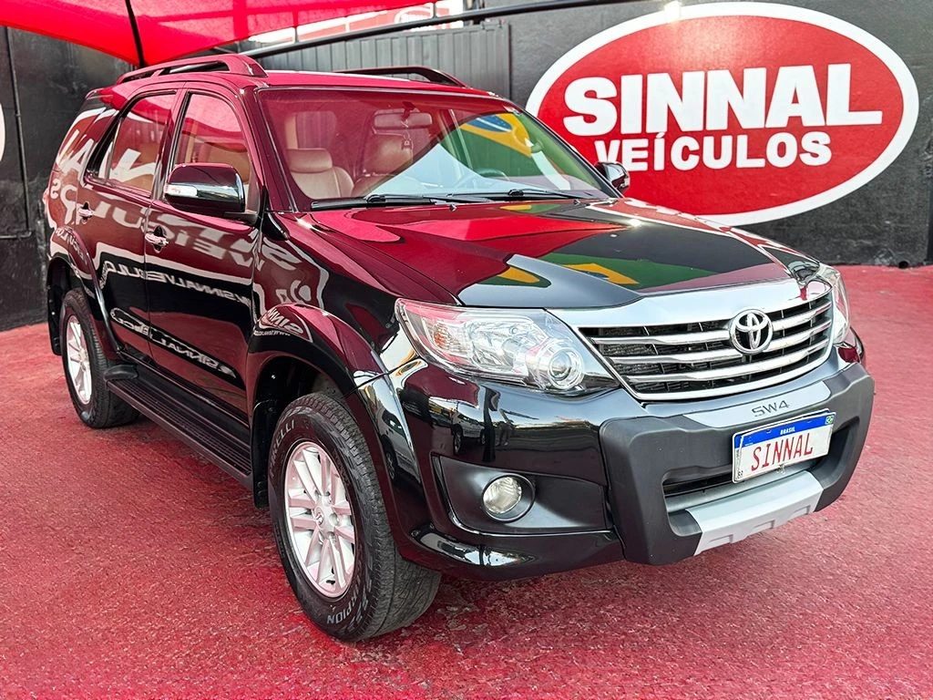 TOYOTA HILUX SW4