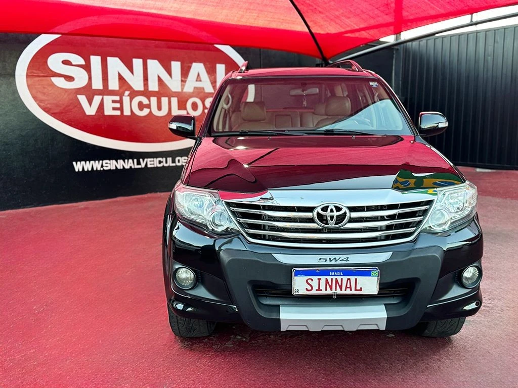 TOYOTA HILUX SW4