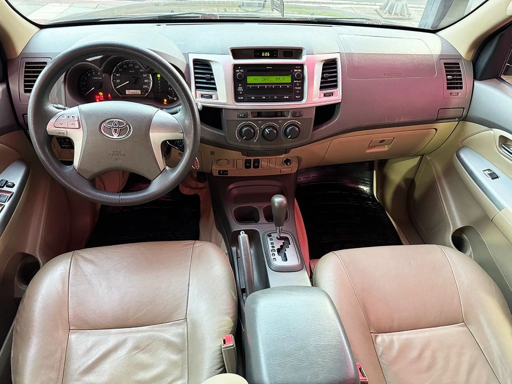 TOYOTA HILUX SW4