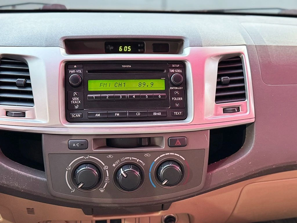 TOYOTA HILUX SW4