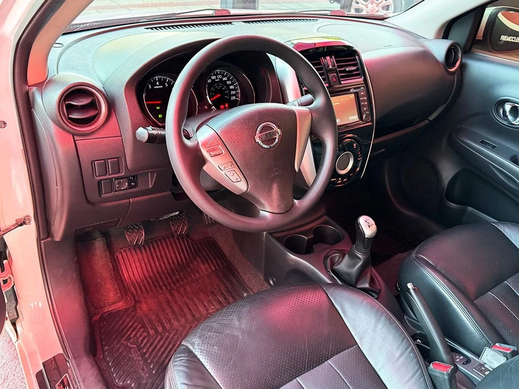 NISSAN VERSA