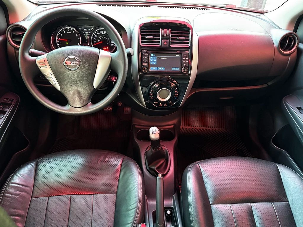 NISSAN VERSA