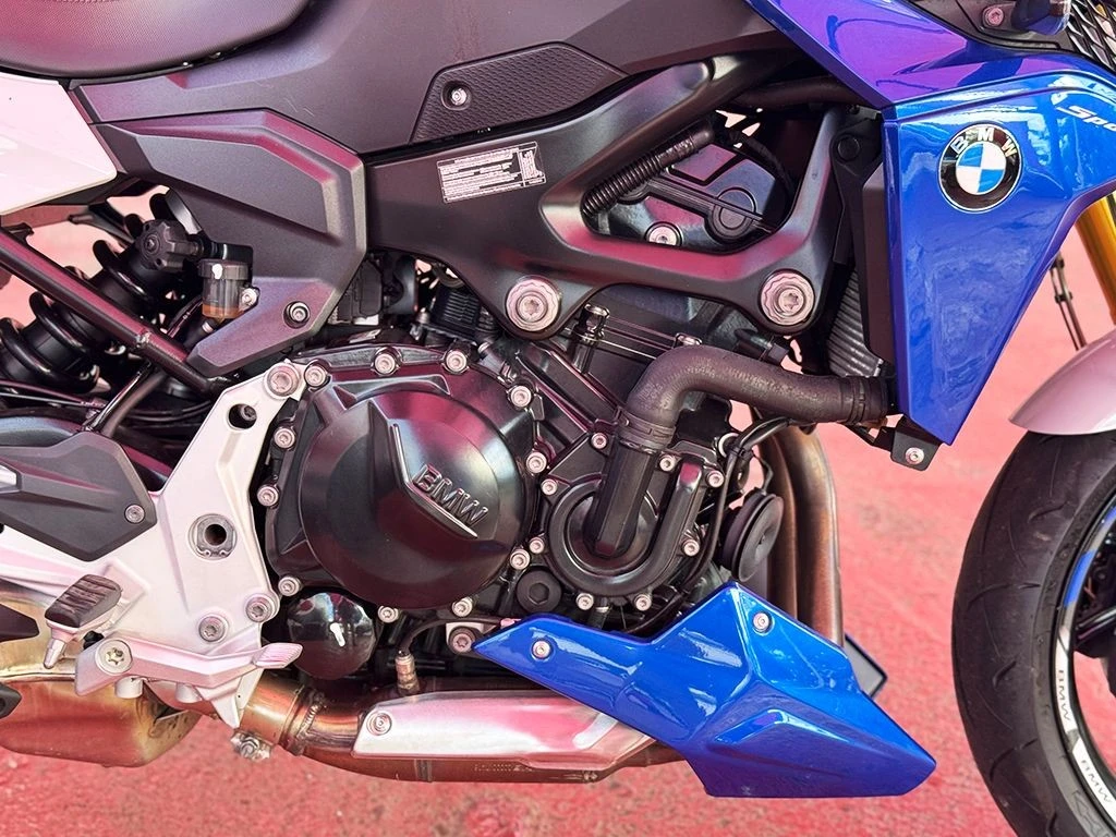 BMW F 900 R SPORT PLUS