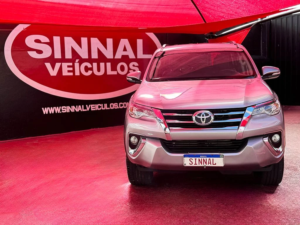 TOYOTA HILUX SW4