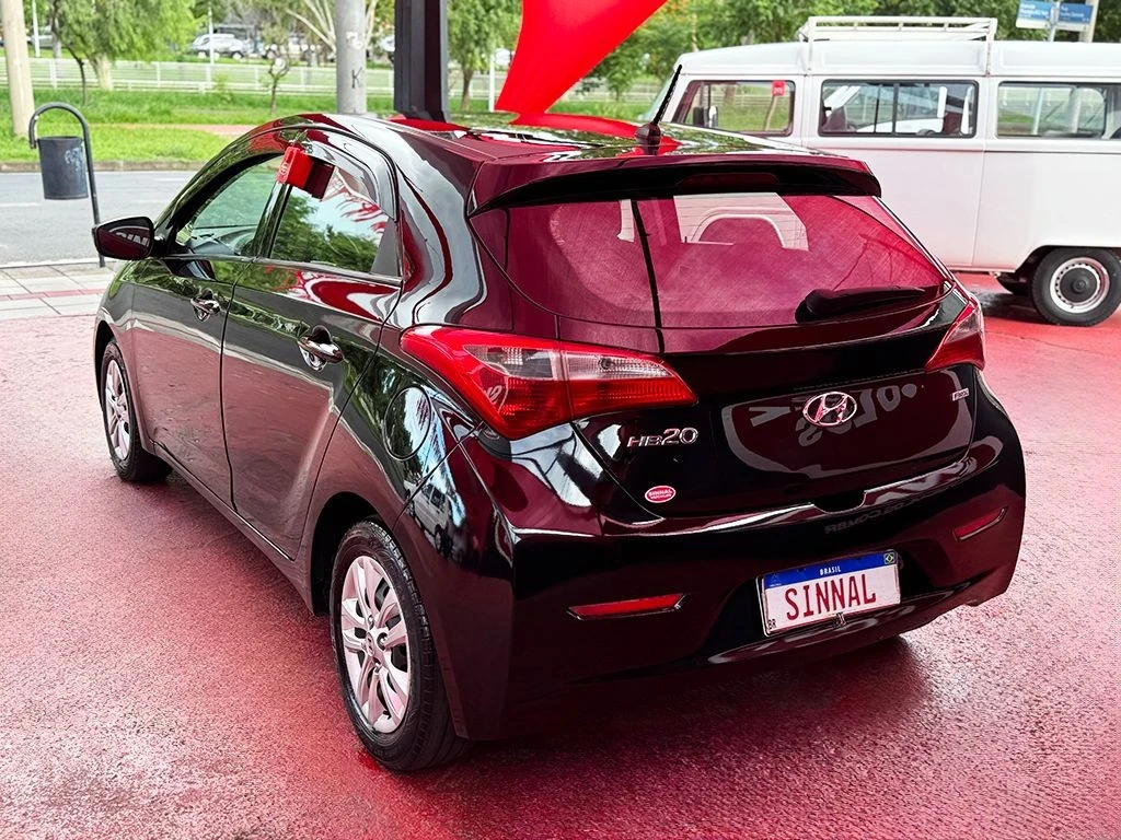 HYUNDAI HB20