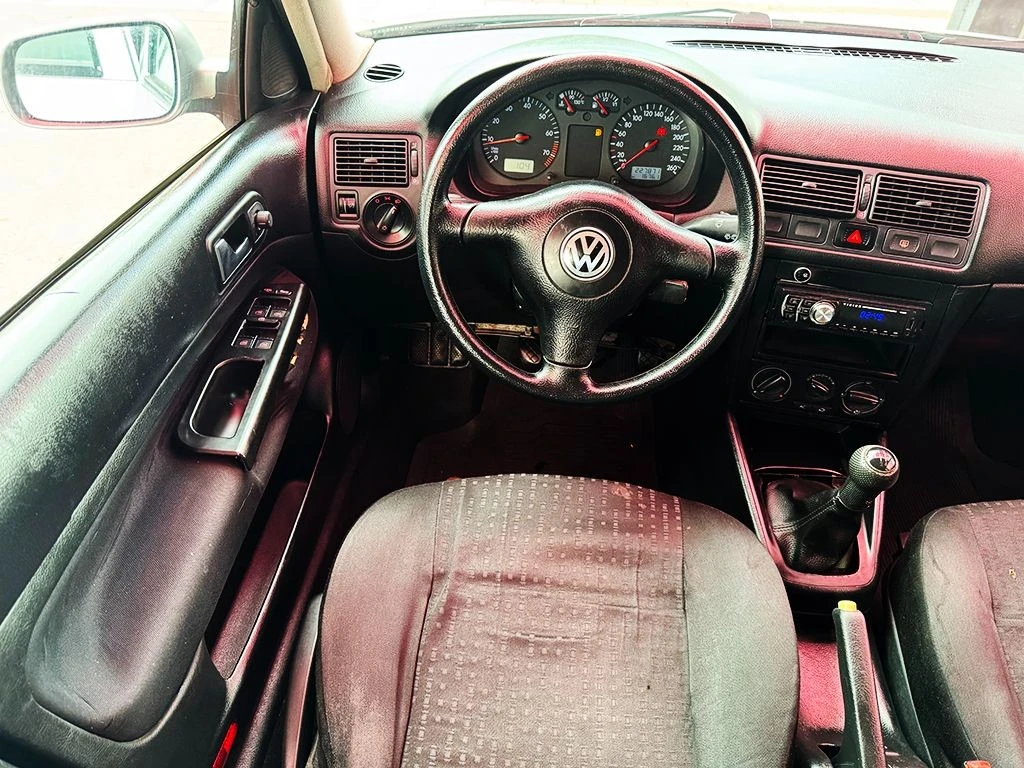 VOLKSWAGEN GOLF