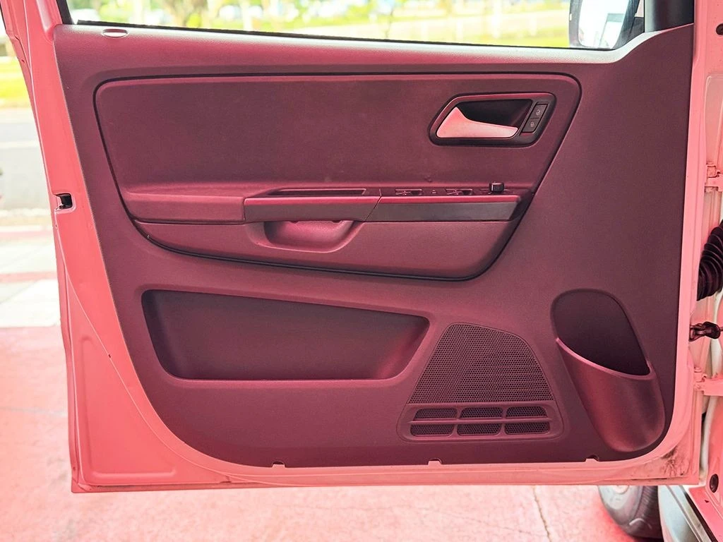 VOLKSWAGEN SPACE CROSS