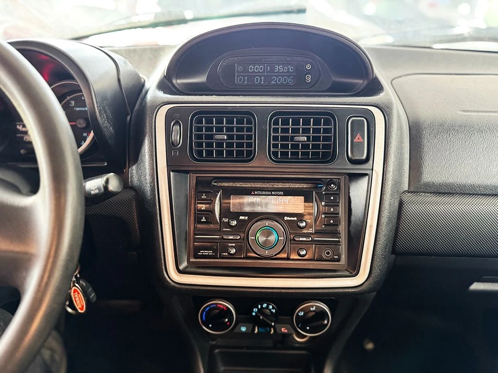 MITSUBISHI PAJERO TR4