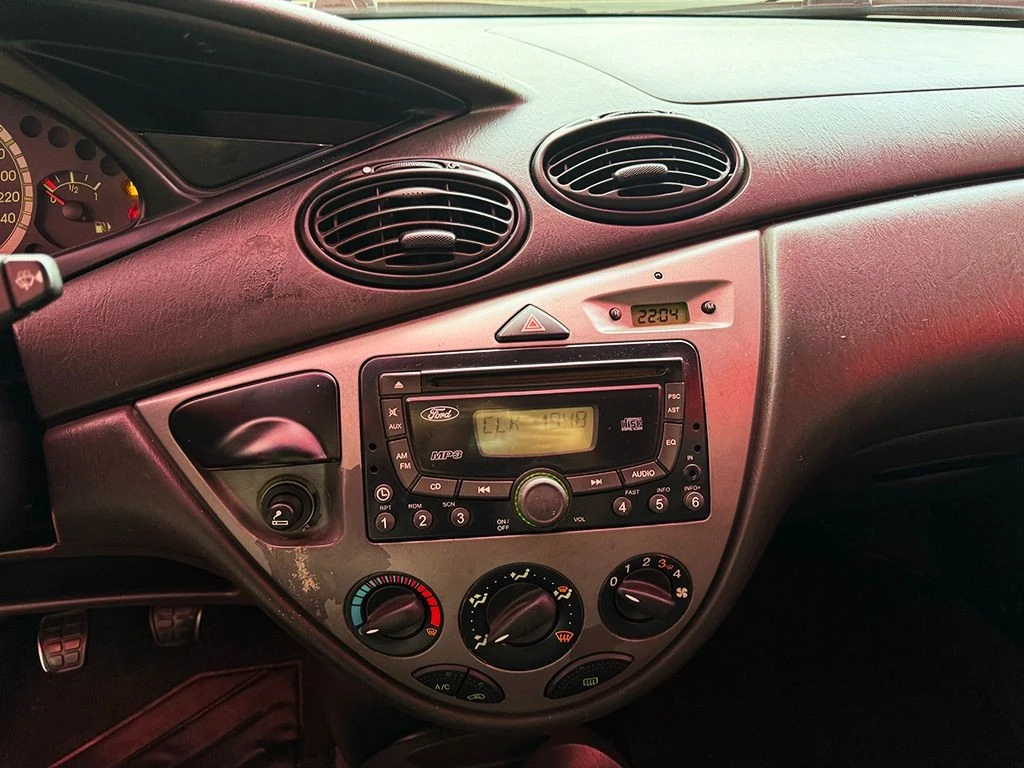 FORD FOCUS