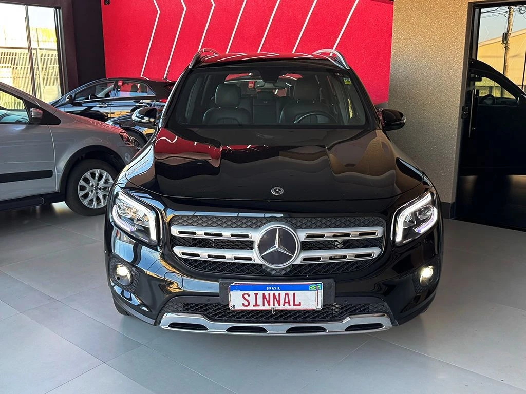 MERCEDES-BENZ GLB 200