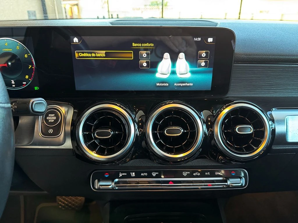 MERCEDES-BENZ GLB 200