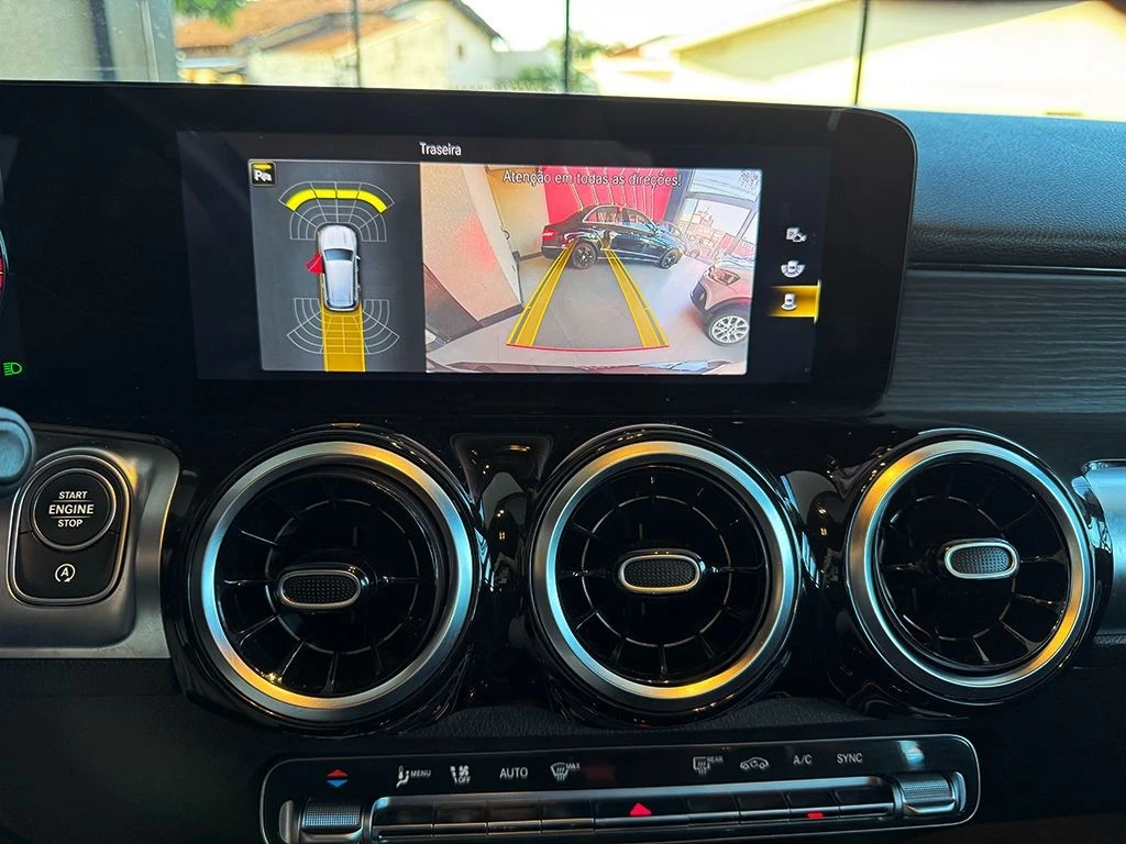 MERCEDES-BENZ GLB 200