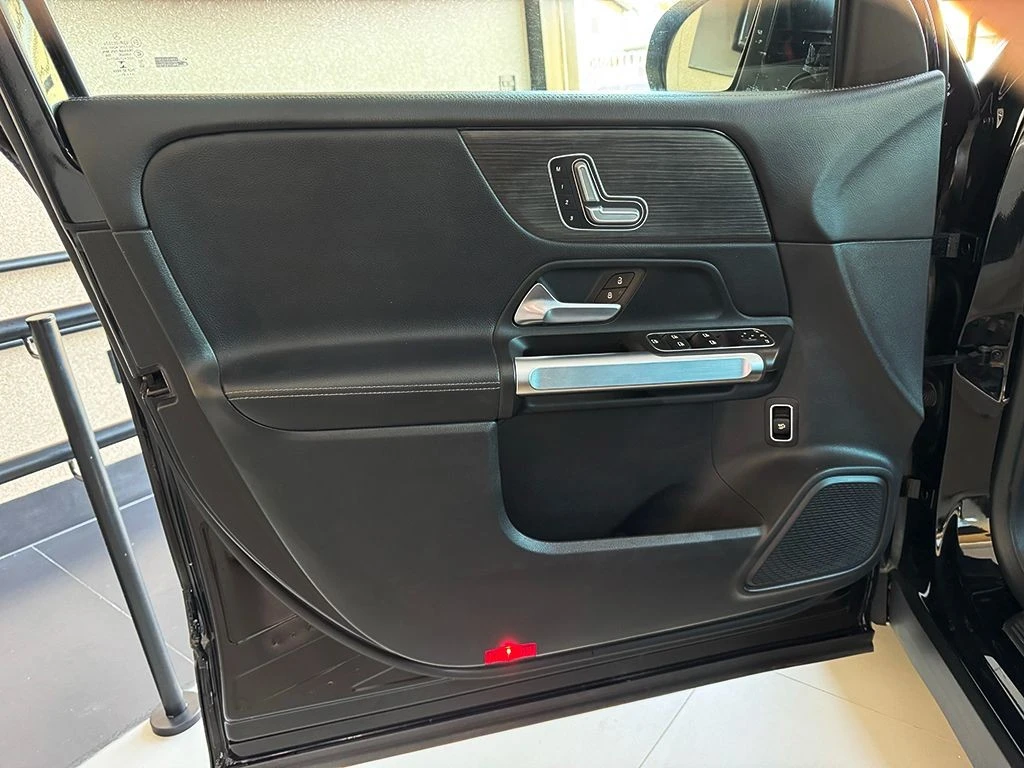 MERCEDES-BENZ GLB 200