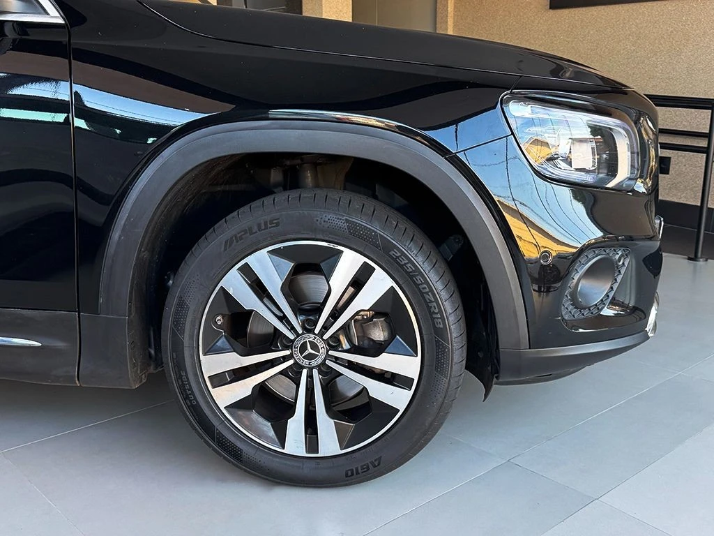 MERCEDES-BENZ GLB 200