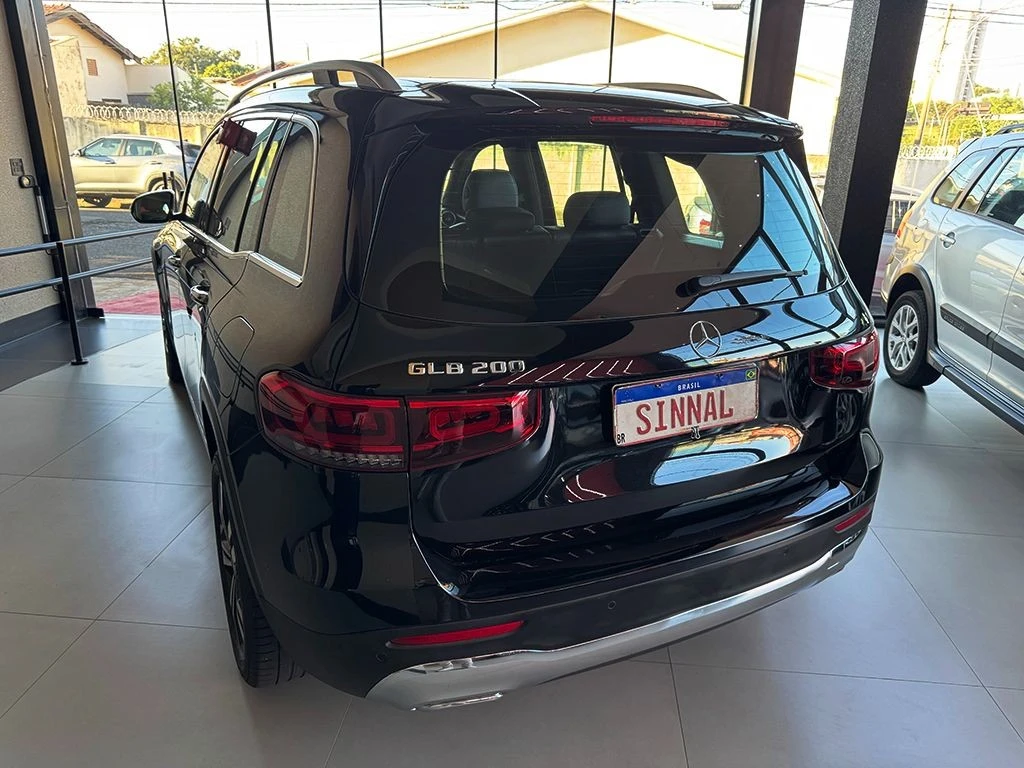 MERCEDES-BENZ GLB 200