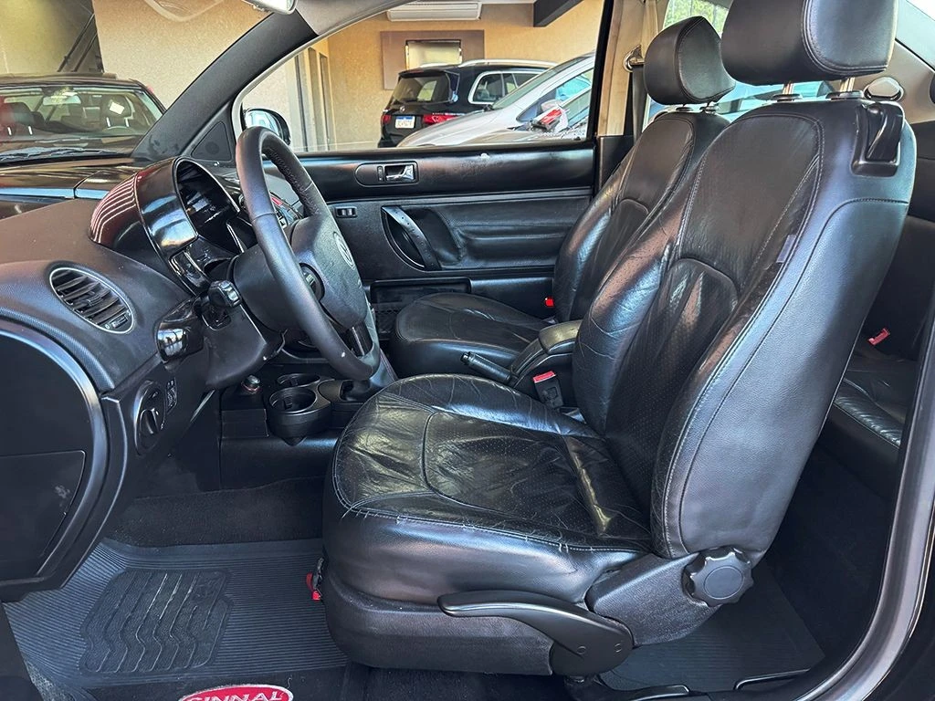 VOLKSWAGEN NEW BEETLE