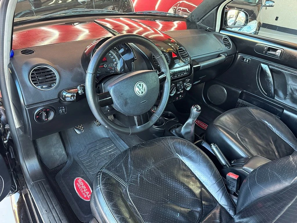 VOLKSWAGEN NEW BEETLE