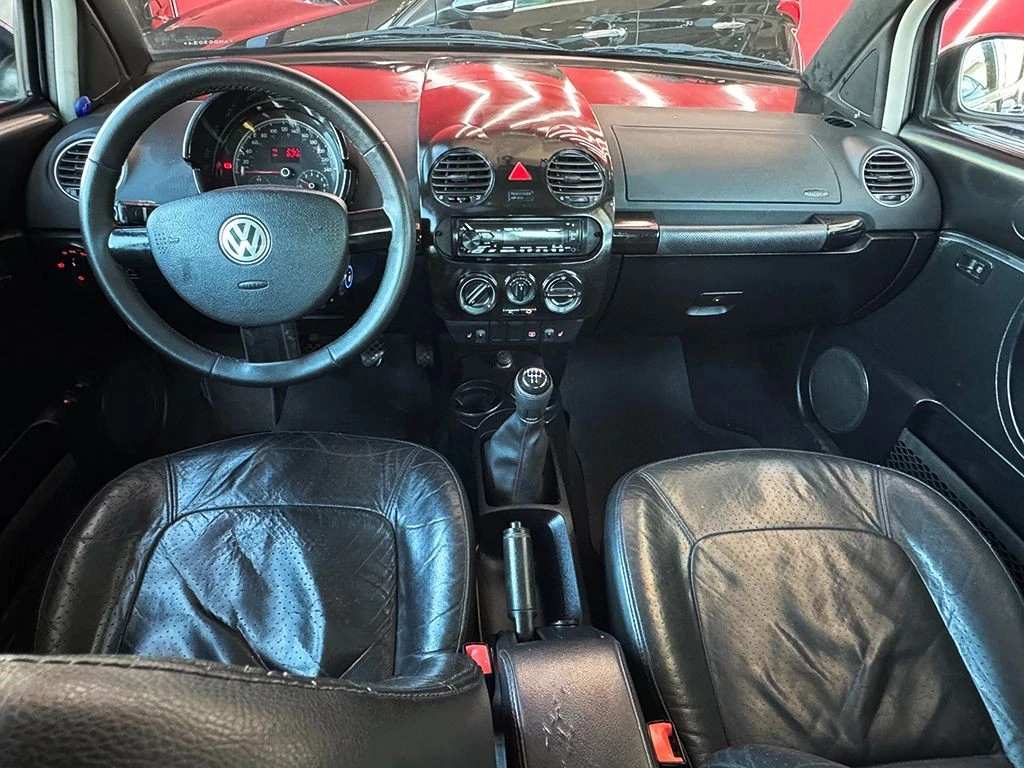VOLKSWAGEN NEW BEETLE