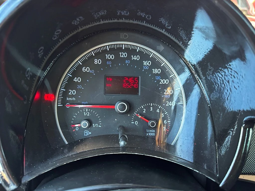 VOLKSWAGEN NEW BEETLE