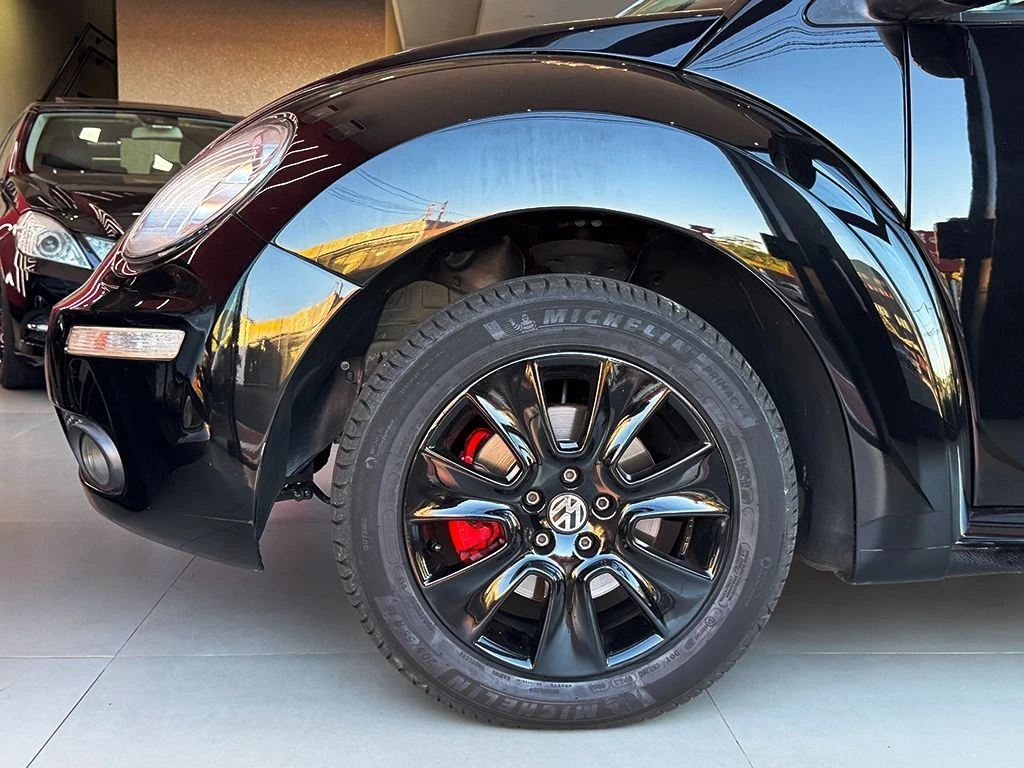 VOLKSWAGEN NEW BEETLE