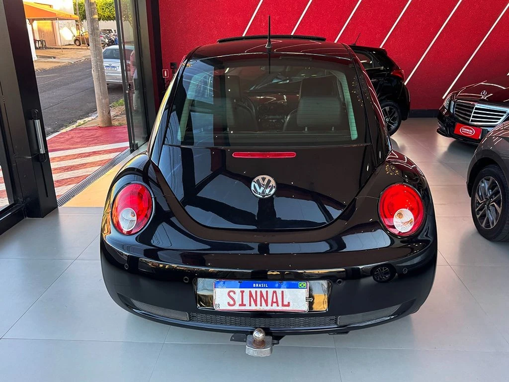 VOLKSWAGEN NEW BEETLE