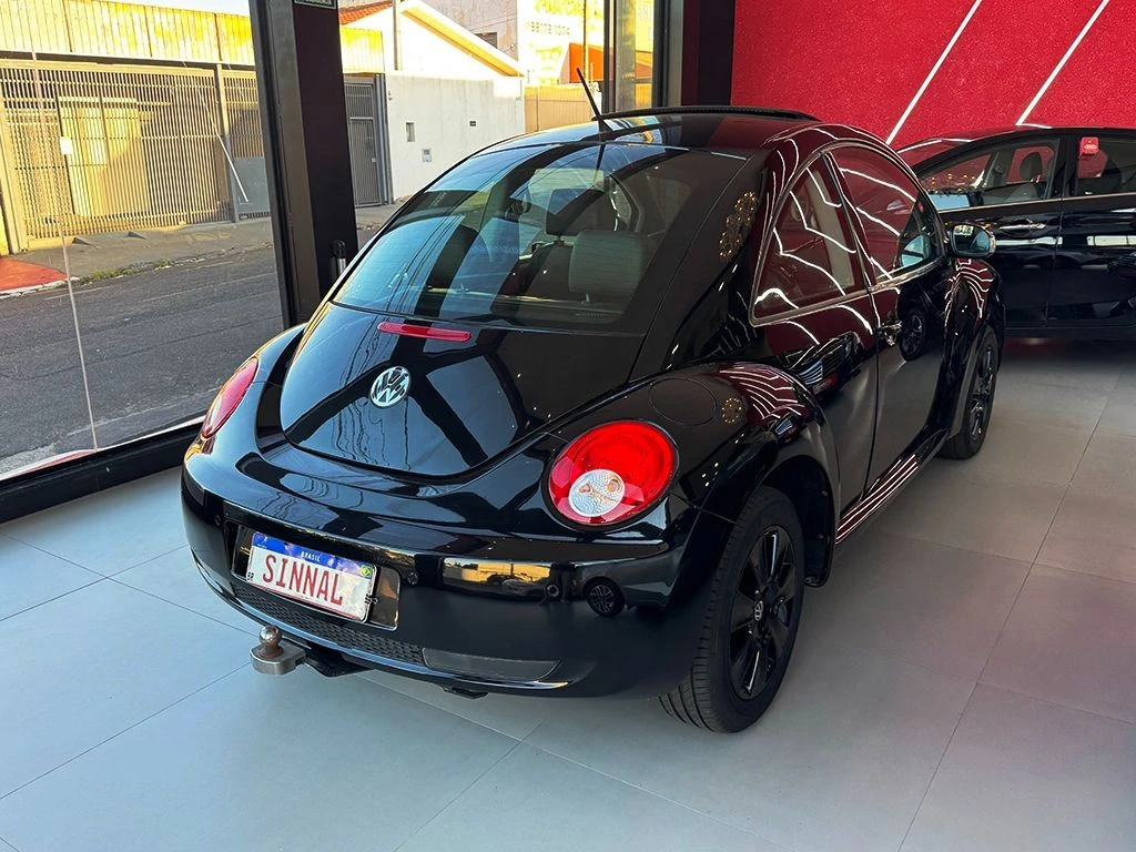 VOLKSWAGEN NEW BEETLE