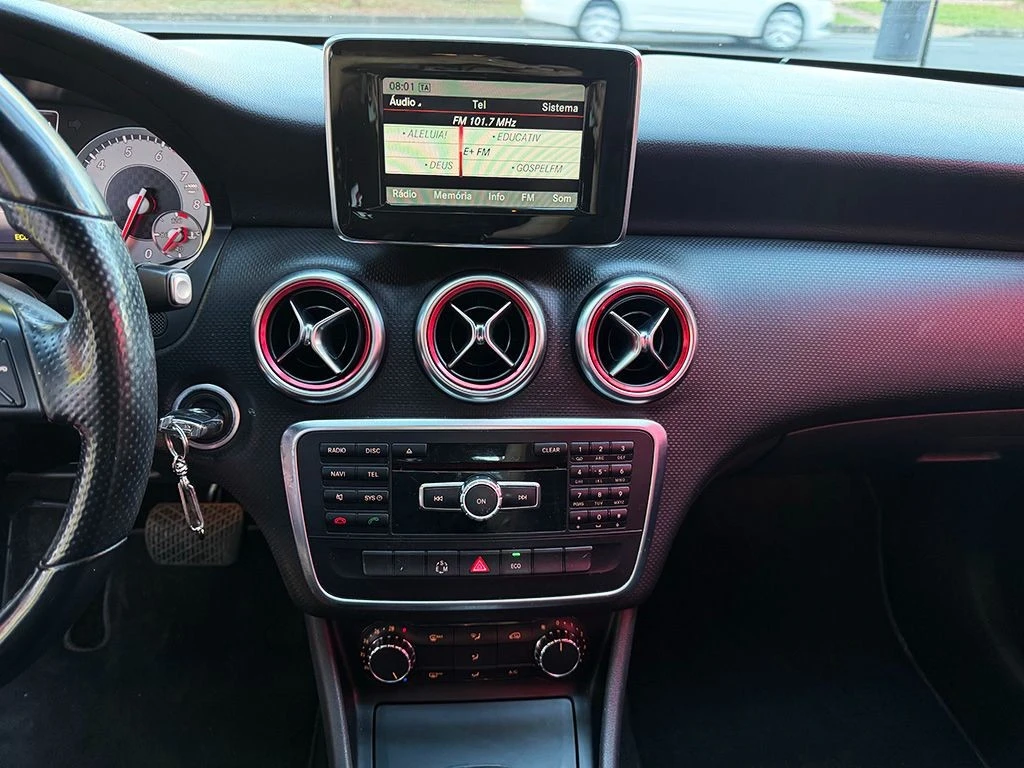 MERCEDES-BENZ A 200