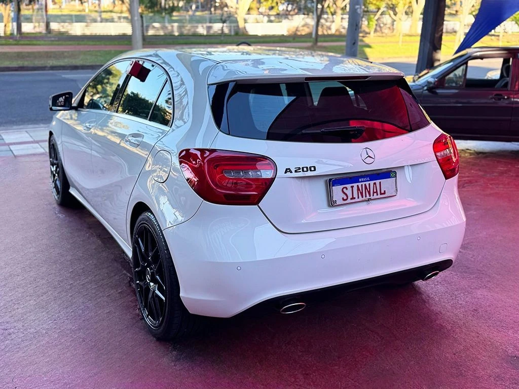 MERCEDES-BENZ A 200
